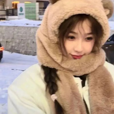 夹缝中活着，小春 海报