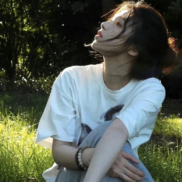 巴黎奇女子 海报